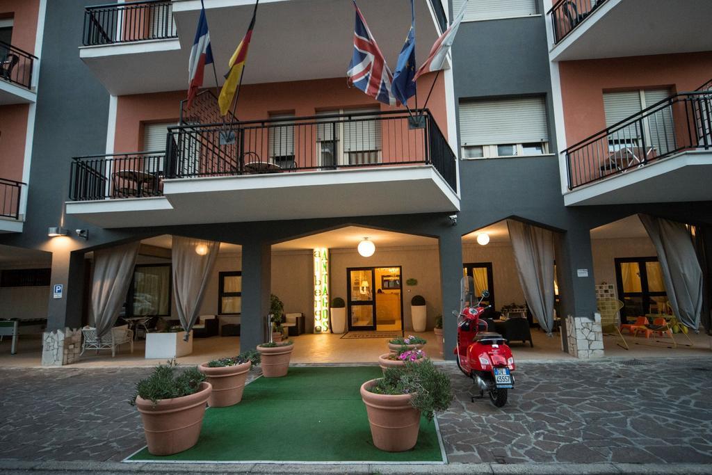 Hotel Antagos มอนเตซิลวาโน ภายนอก รูปภาพ